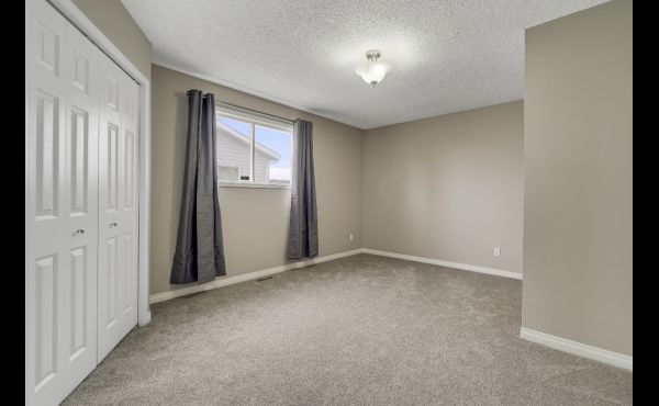 Master bedroom Master bedroom